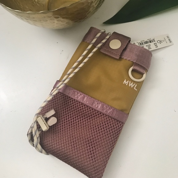 NWT The MWL (Re)sourced Ripstop Nylon Smartphone Crossbody - Picture 3 of 3